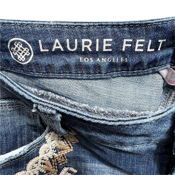 Laurie Felt Women’s Embroidered Bootcut Jeans 30” Waist - Picture 4 of 14